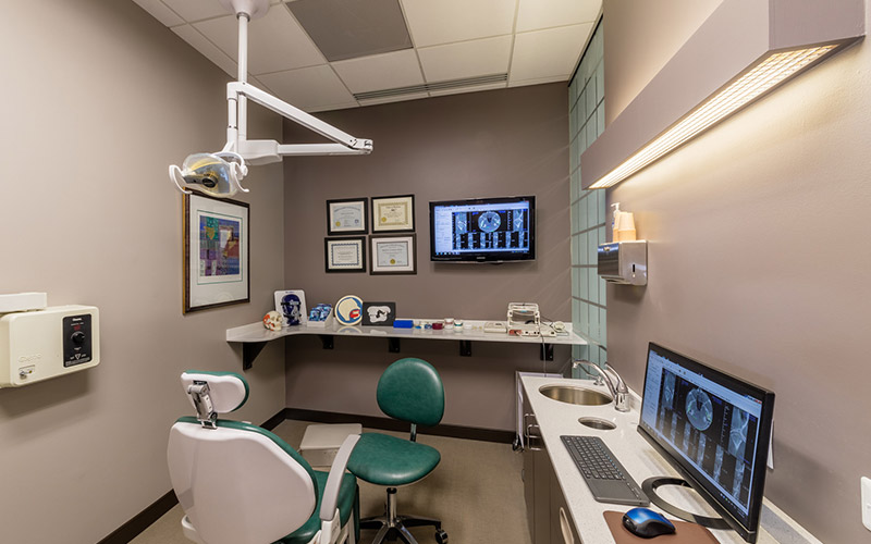 Sleep apnea dental office exam room